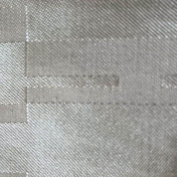 HERMES NWT silk/wool blend stole - 70x27. Limited mint green perfect cond - Picture 11 of 11